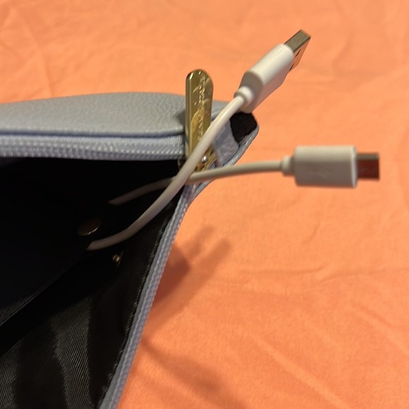 Adrienne Vittadini Charging Wallet Blue Pebble - Picture 3 of 4